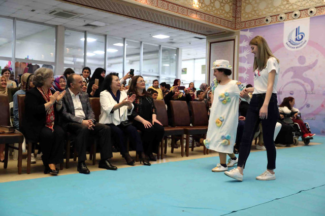 Öğrenciler Tasarladı, Engelliler Mankenlik Yaptı